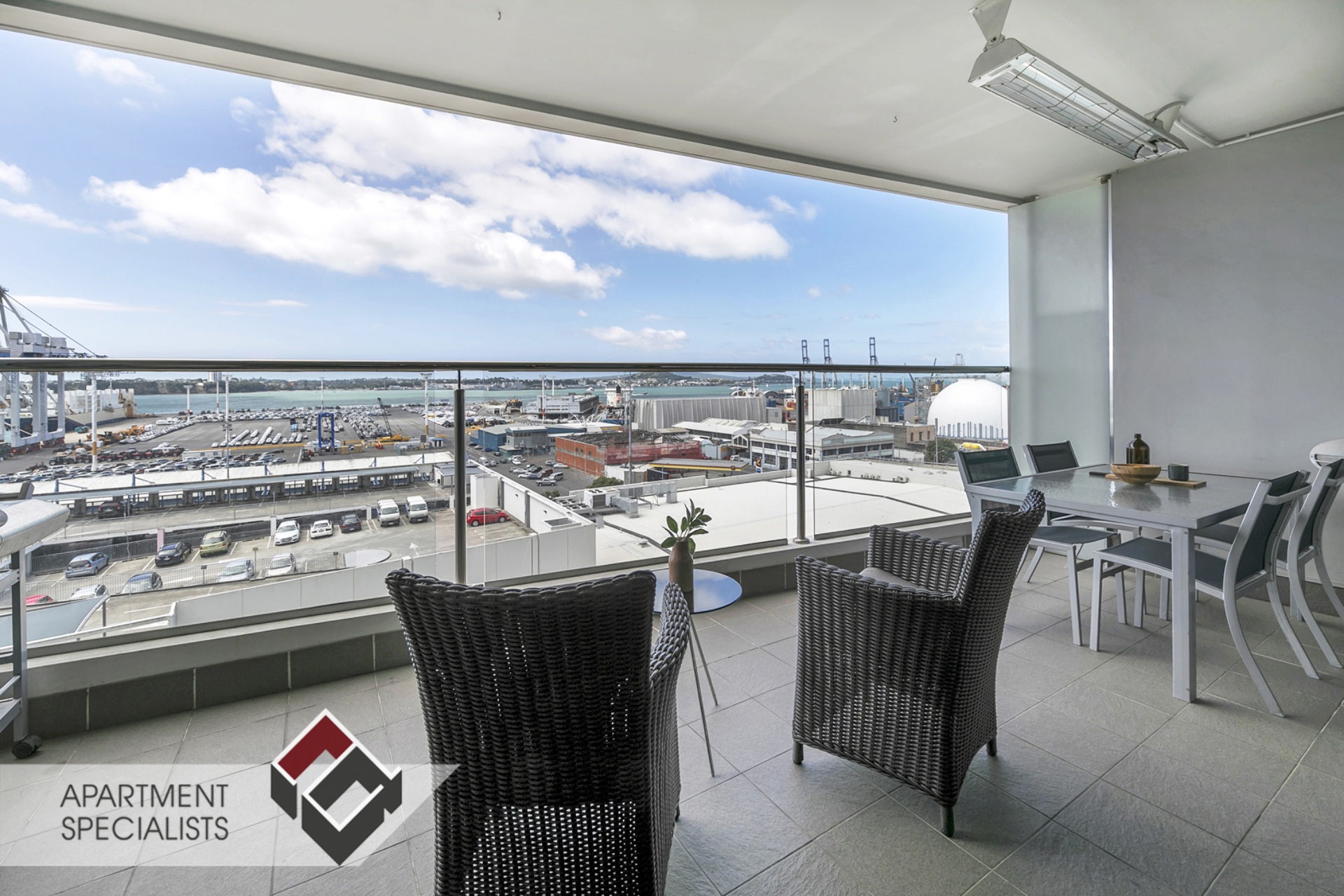 2 | 18 Beach Road, City Centre | Apartment Specialists